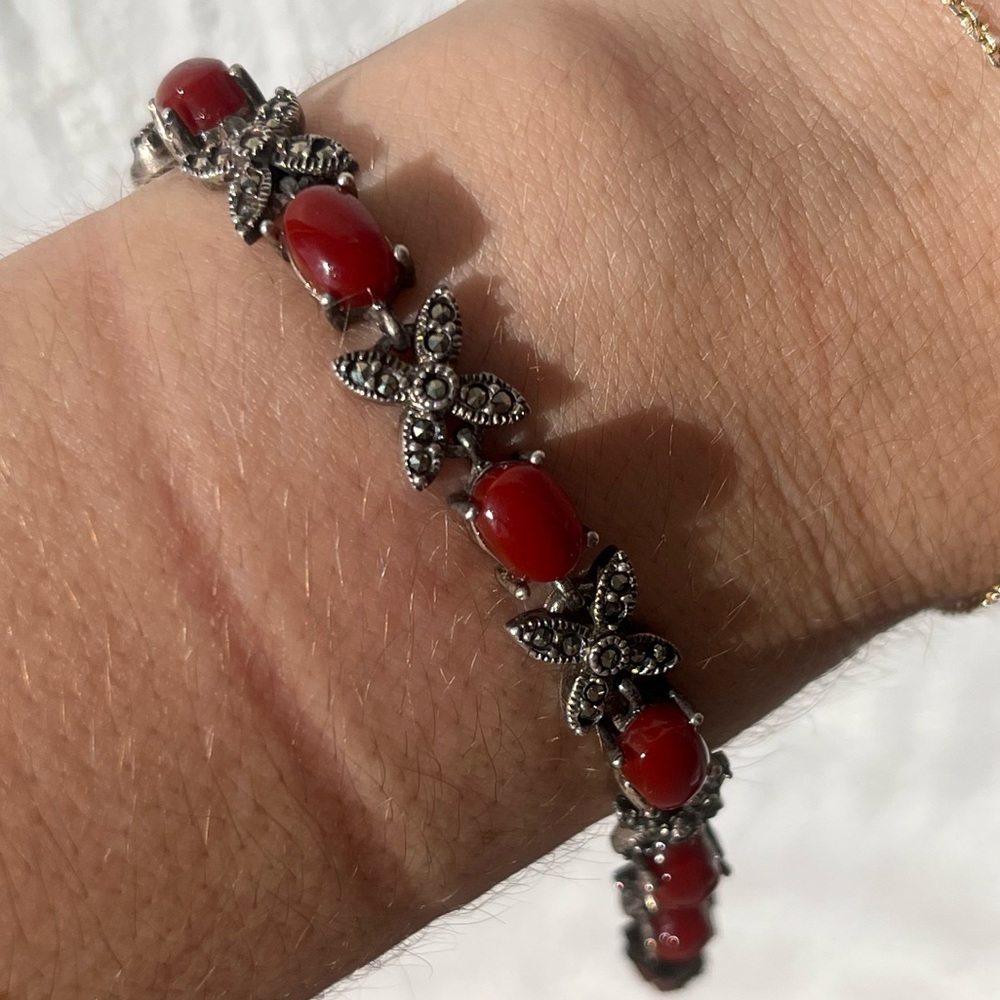 Flower Coral Bead Black Rhodium Bracelet 7” - Picture 5 of 7